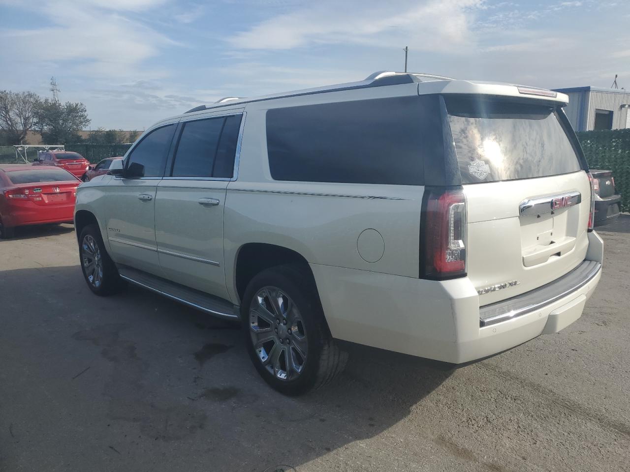 Image 2 of 2015 GMC YUKON XL DENALI 2015 with VIN 1GKS2JKJ7FR280037