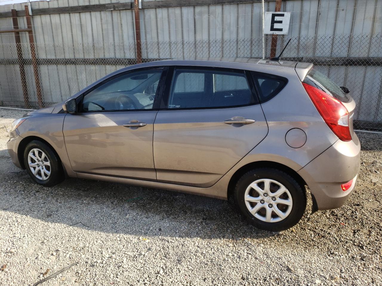 Изображение 2 2013 HYUNDAI ACCENT GLS 2013 с VIN KMHCT5AE1DU117074