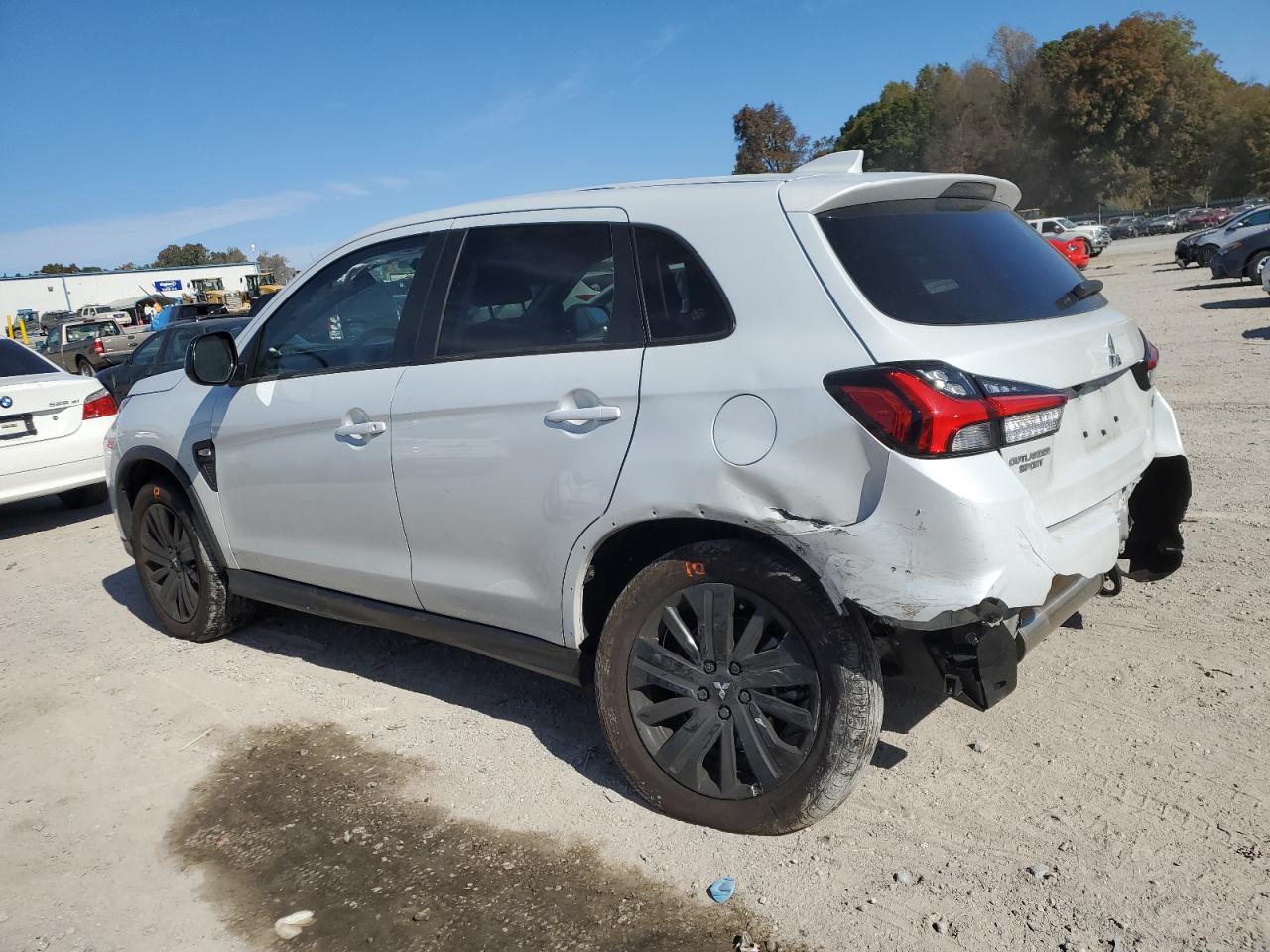 Изображение 2 2023 MITSUBISHI OUTLANDER SPORT S/SE 2023 с VIN JA4ARUAU0PU010883