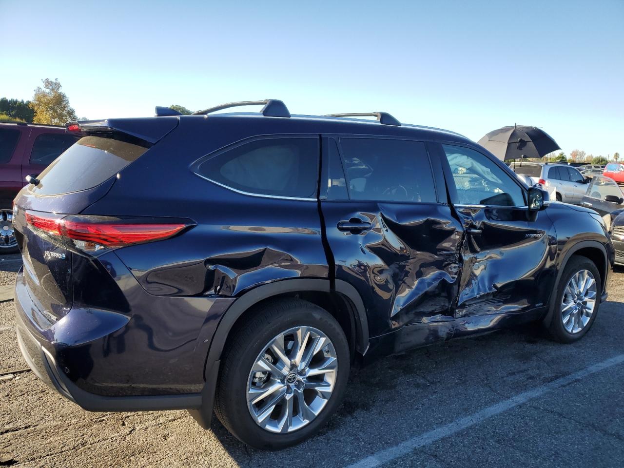 Obraz 3 z 2021 TOYOTA HIGHLANDER HYBRID LIMITED 2021 z VIN 5TDDBRCH4MS017064