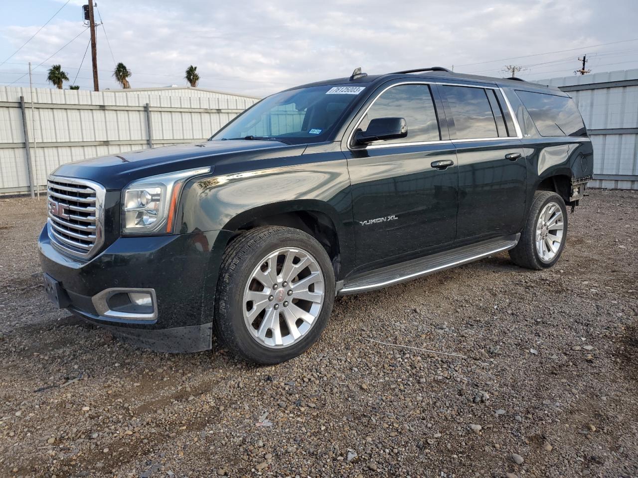 Image 1 of 2016 GMC YUKON XL C1500 SLE 2016 with VIN 1GKS1FKC1GR271515