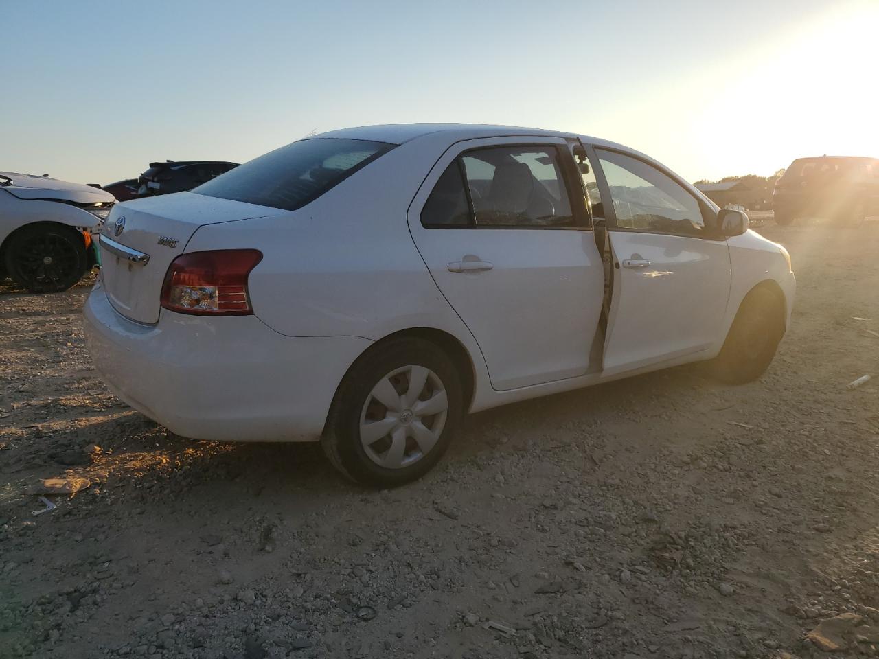 Изображение 3 2007 TOYOTA YARIS  2007 с VIN JTDBT903171182763