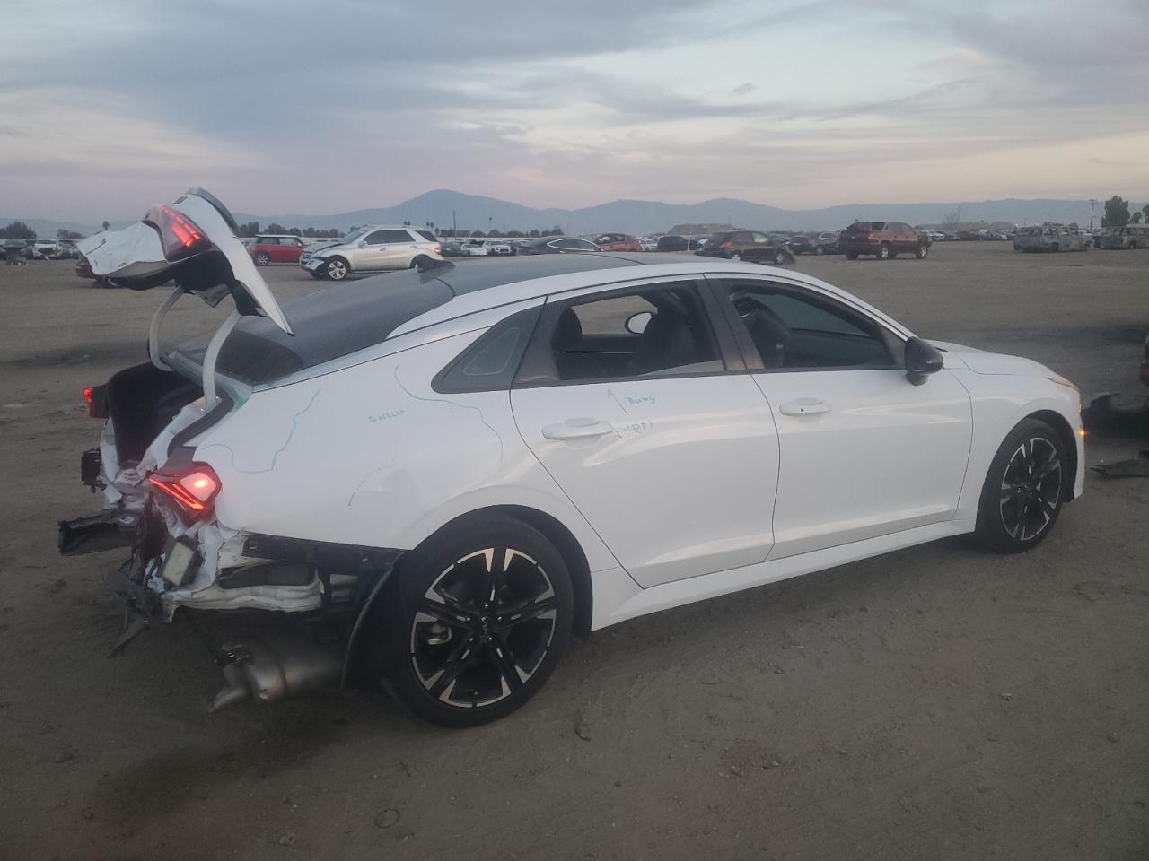 Image 3 of 2022 KIA K5 GT LINE 2022 with VIN 5XXG64J25NG118944