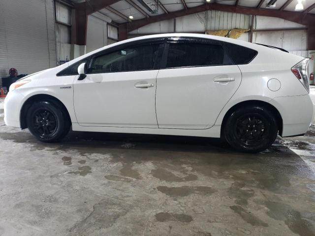 Image 2 of 2013 TOYOTA PRIUS  2013 with VIN JTDKN3DU6D5607201