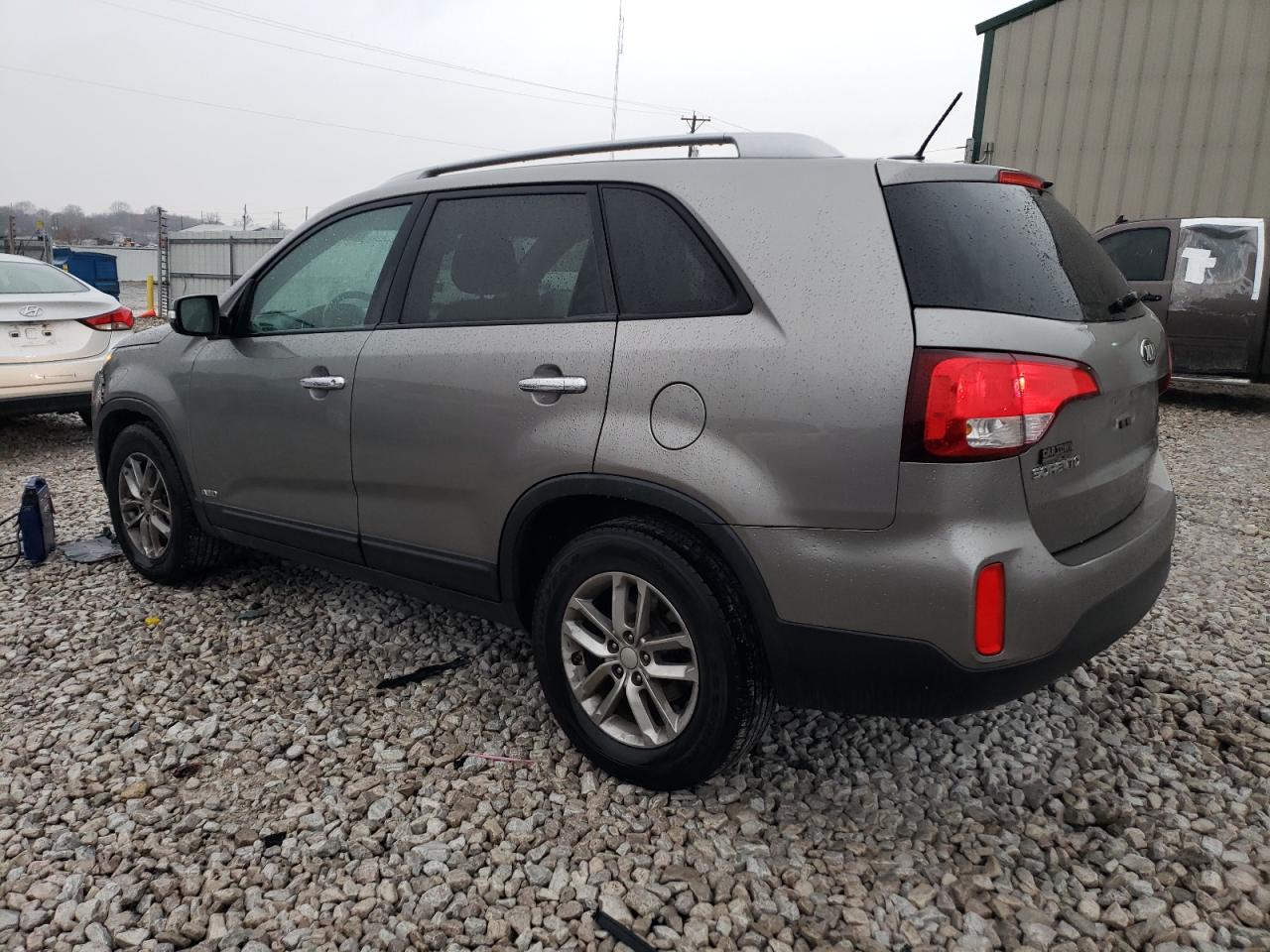 Image 2 of 2015 KIA SORENTO LX 2015 with VIN 5XYKTDA75FG604018