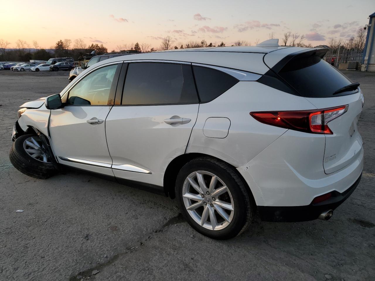 Изображение 2 2020 ACURA RDX  2020 с VIN 5J8TC2H38LL001299