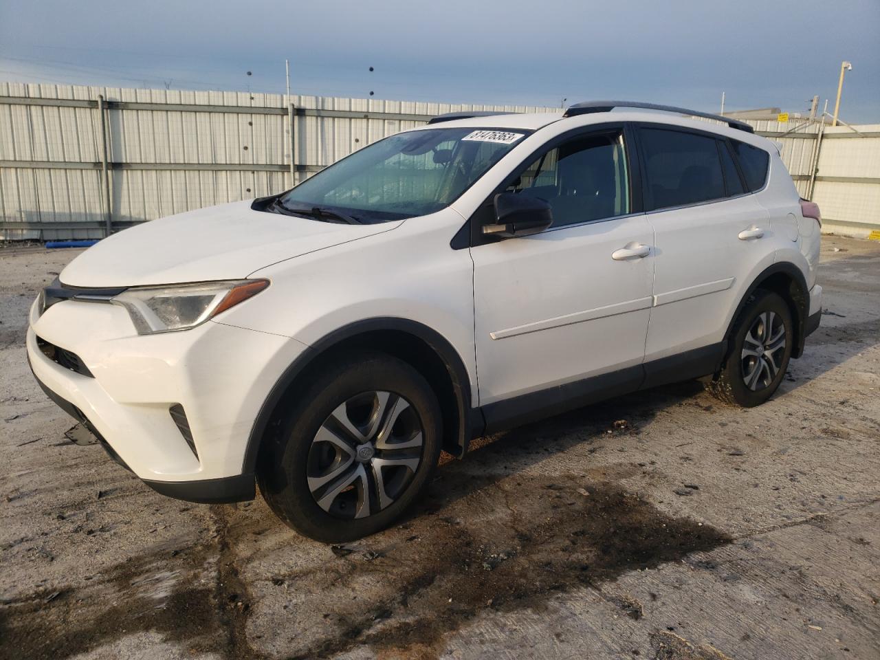 Изображение 1 2017 TOYOTA RAV4 LE 2017 с VIN 2T3BFREV0HW631564