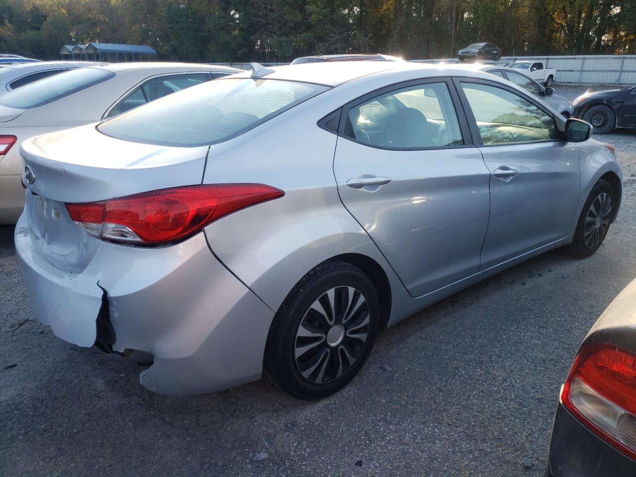 Obraz 3 z 2011 HYUNDAI ELANTRA GLS 2011 z VIN 5NPDH4AE8BH035855