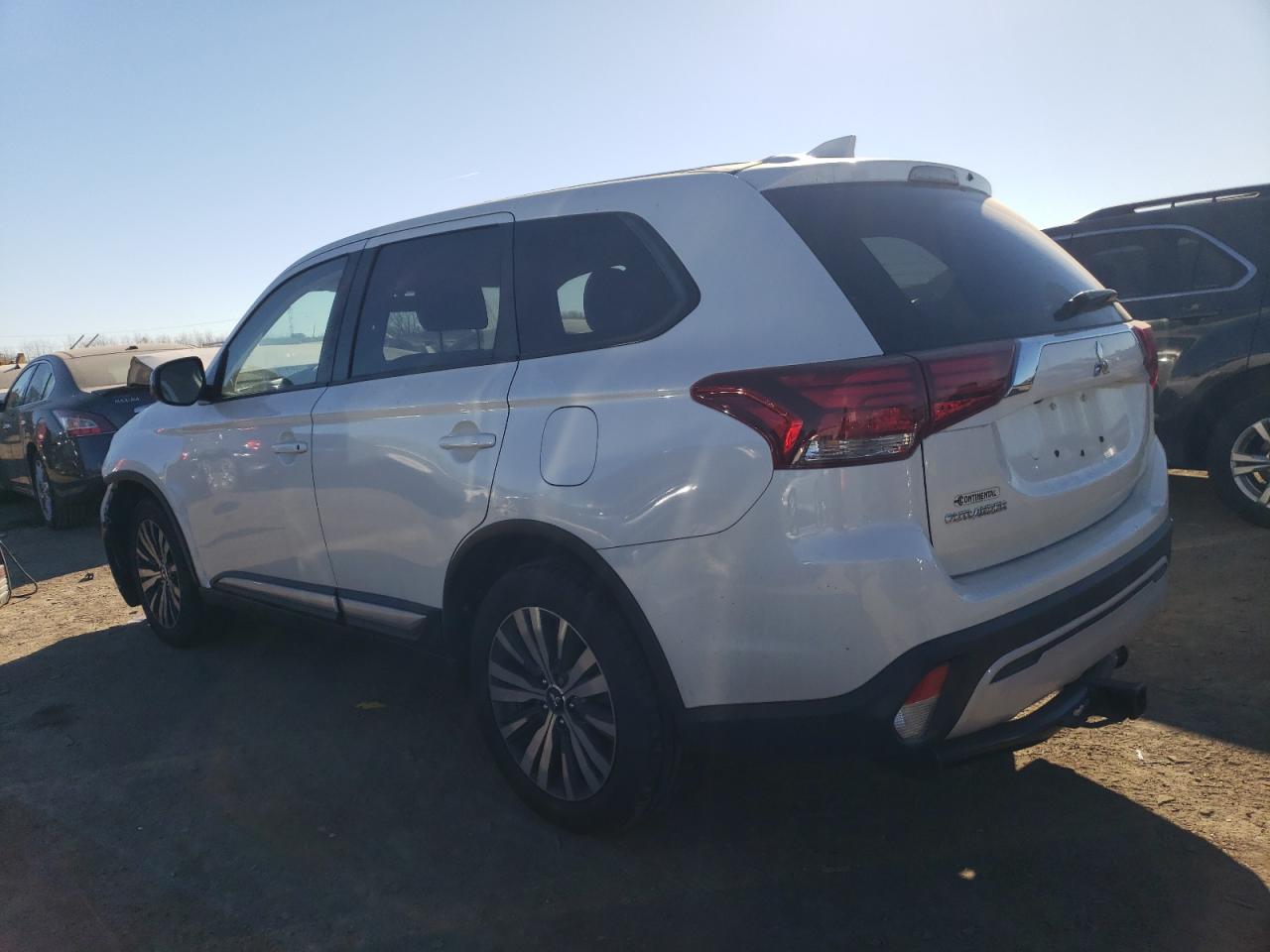 Image 2 of 2020 MITSUBISHI OUTLANDER SE 2020 with VIN JA4AZ3A32LZ005487
