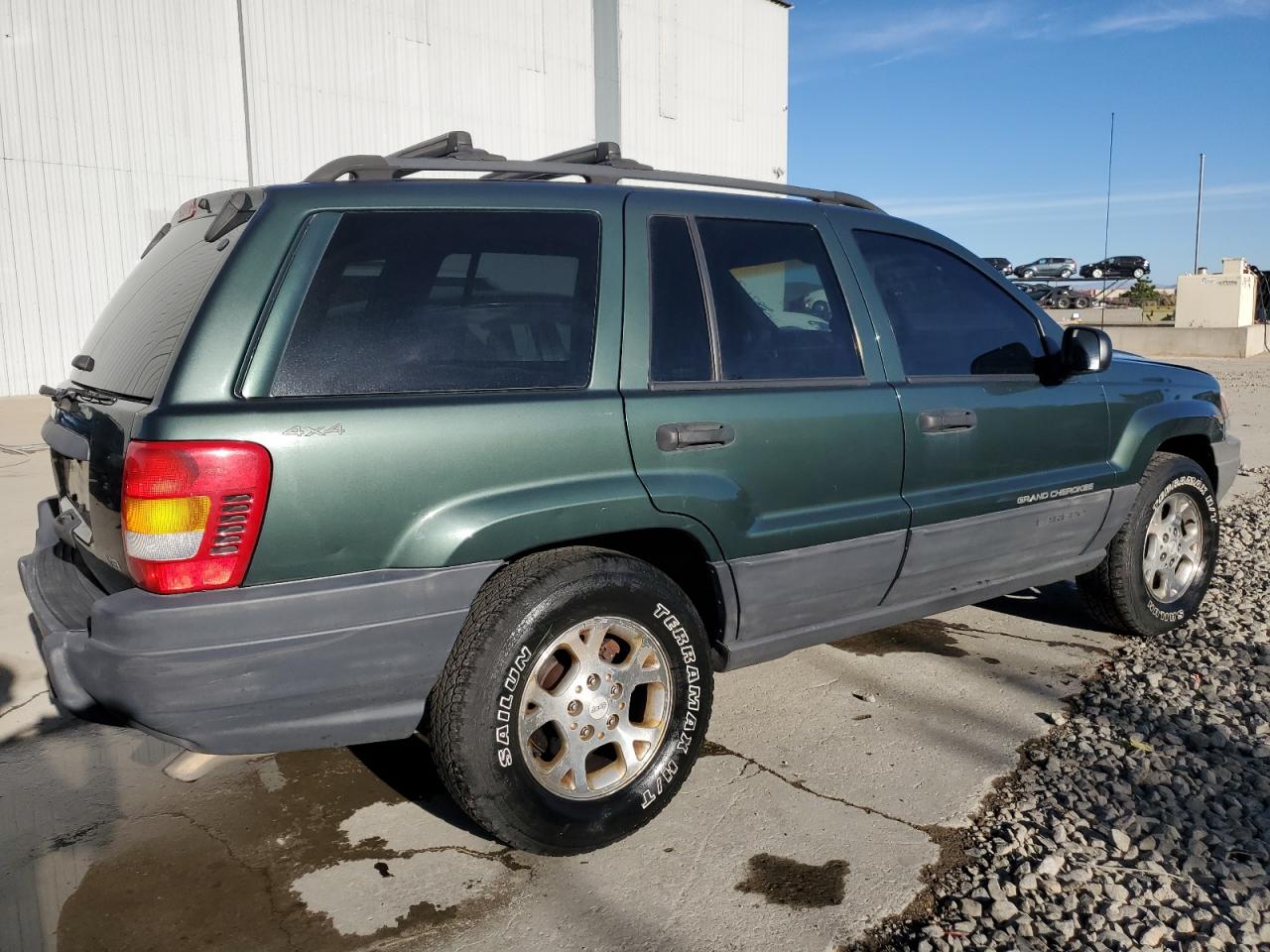 Image 3 of 2000 JEEP GRAND CHEROKEE LAREDO 2000 with VIN 1J4GW48N5YC282810