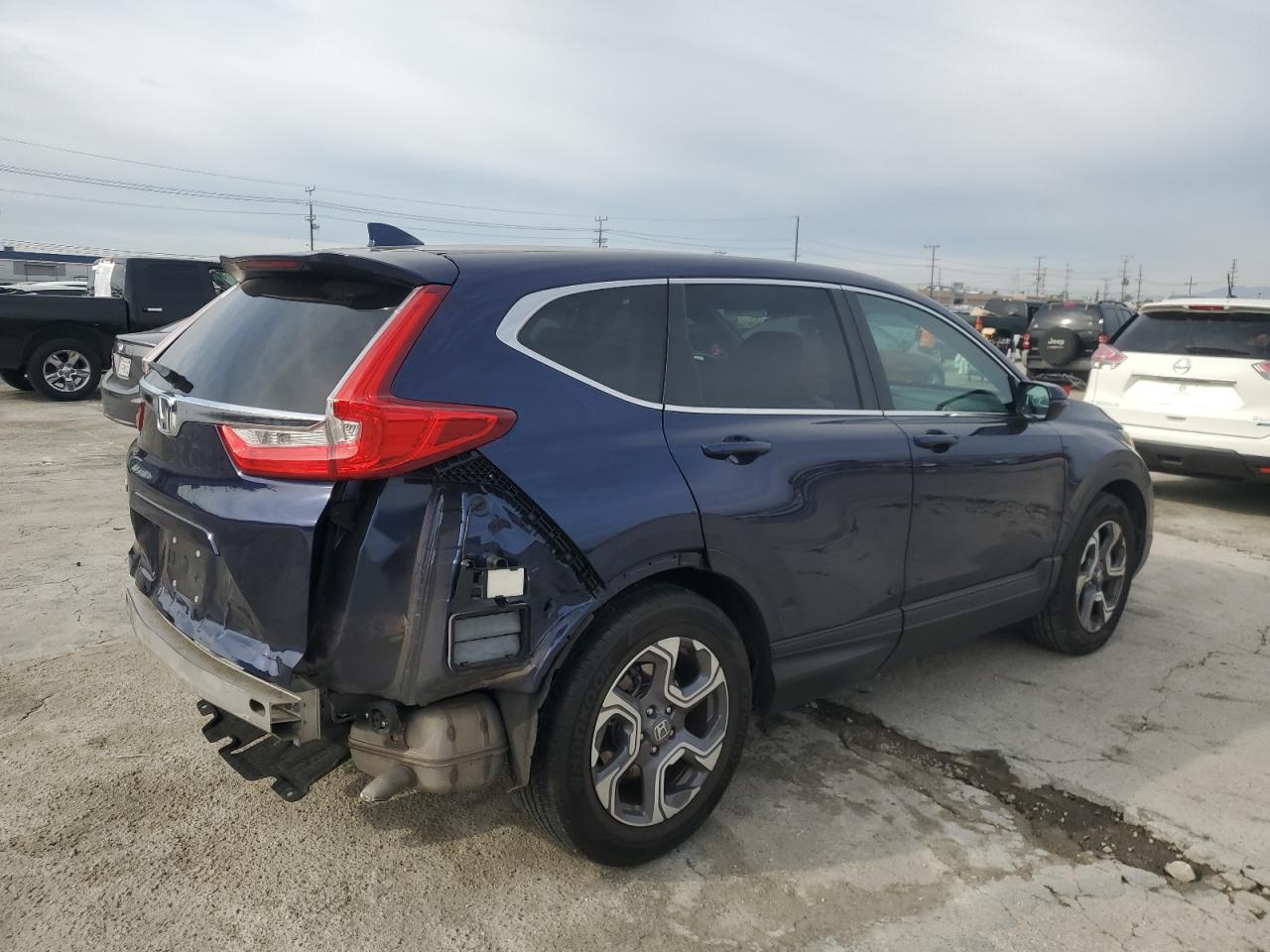 Image 3 of 2018 HONDA CR-V EX 2018 with VIN 7FARW1H53JE008046