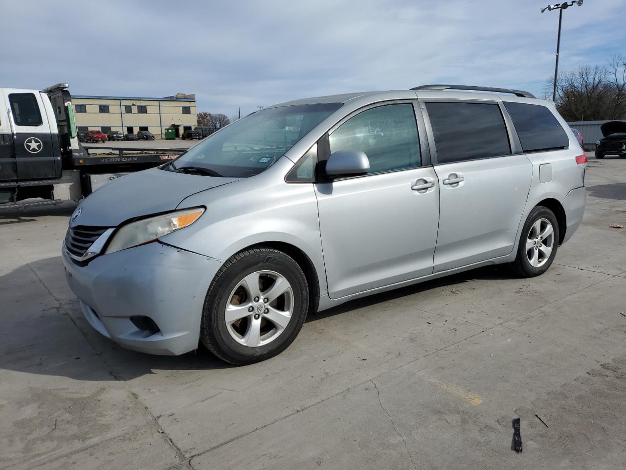 Изображение 1 2012 TOYOTA SIENNA LE 2012 с VIN 5TDKK3DCXCS202421
