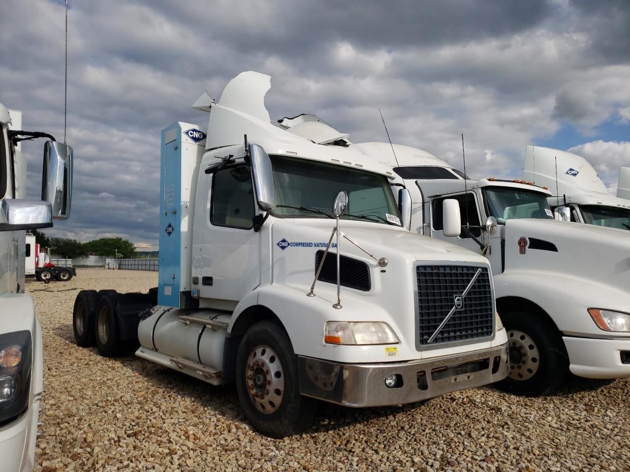 2014 VOLVO VN VNM 2014 image