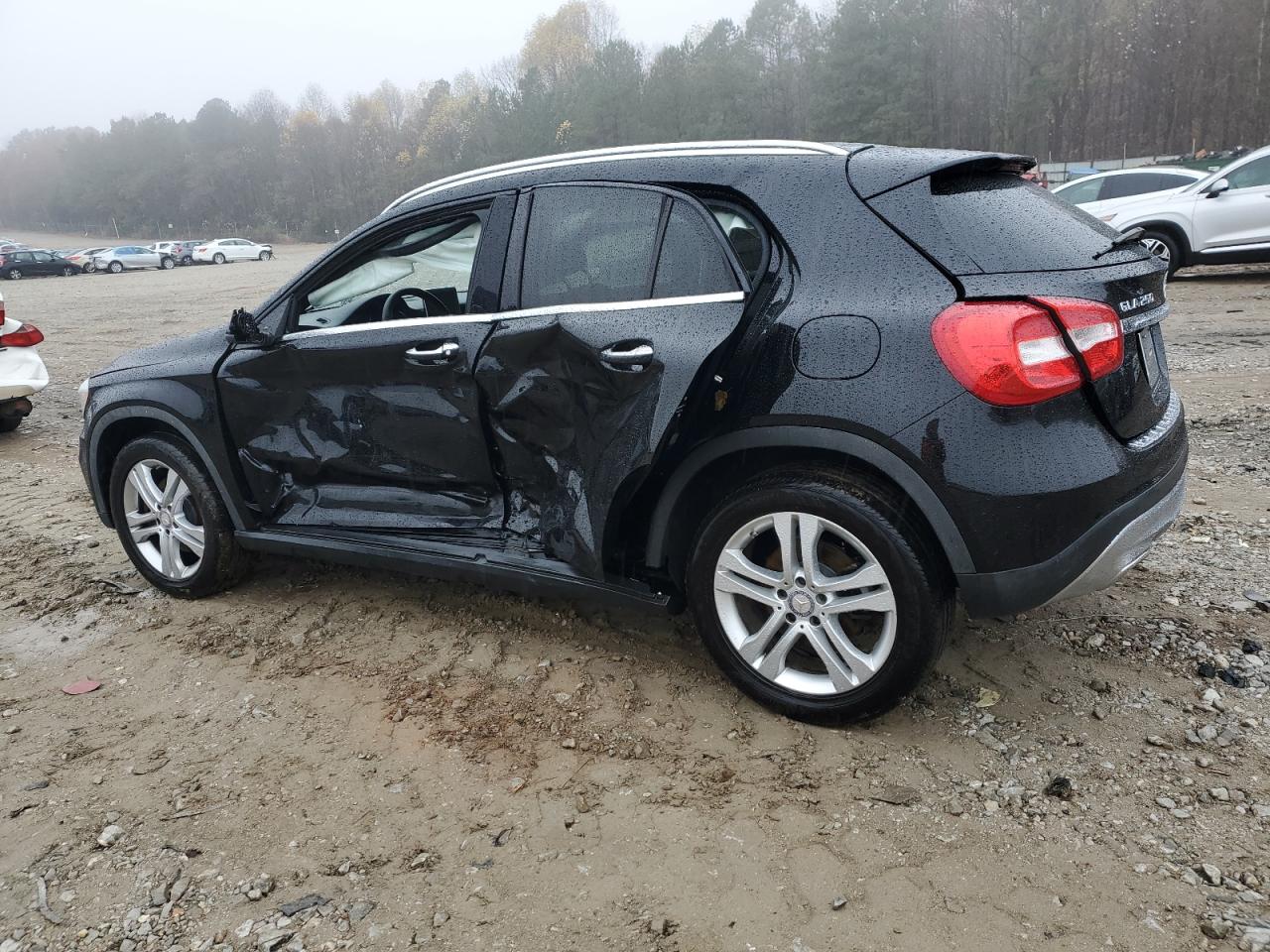 Obraz 2 z 2017 MERCEDES-BENZ GLA 250 4MATIC 2017 z VIN WDCTG4GB9HJ319100
