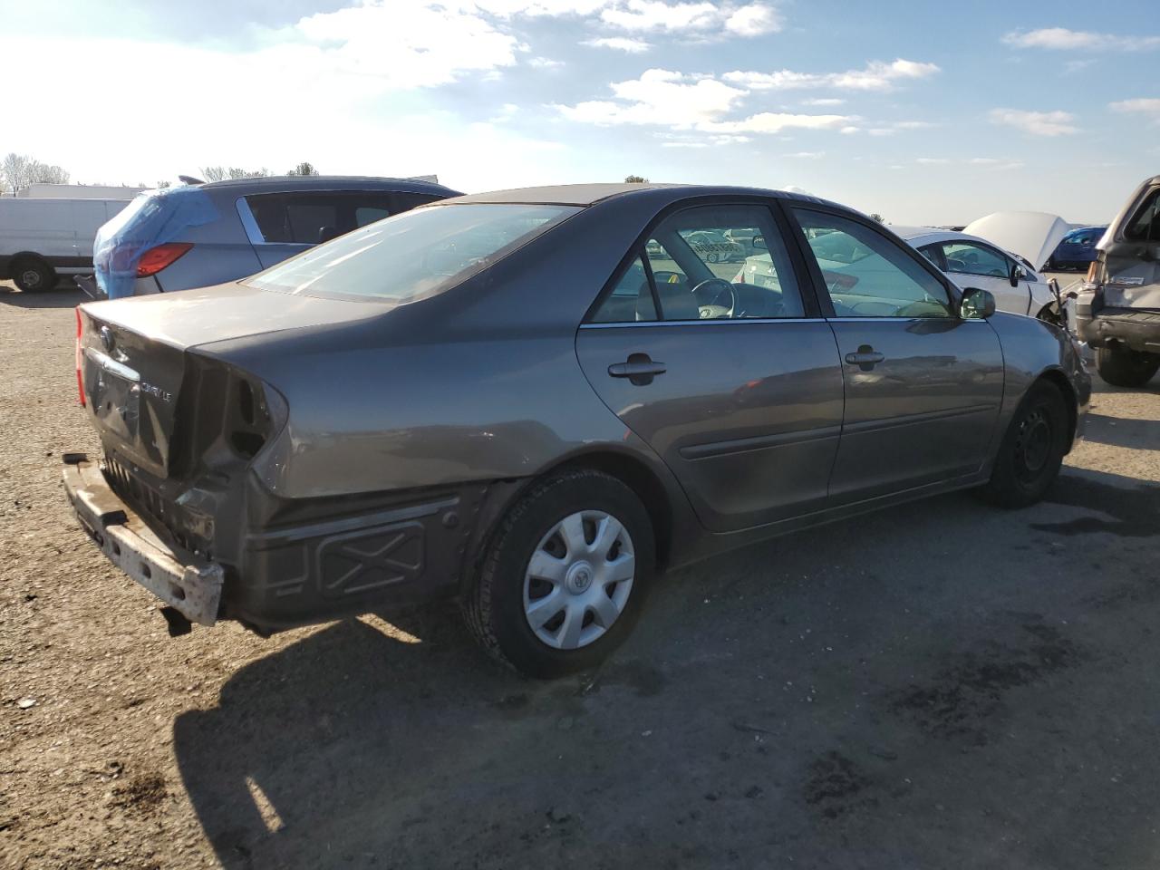 Image 3 of 2002 TOYOTA CAMRY LE 2002 with VIN 4T1BE32K12U591196