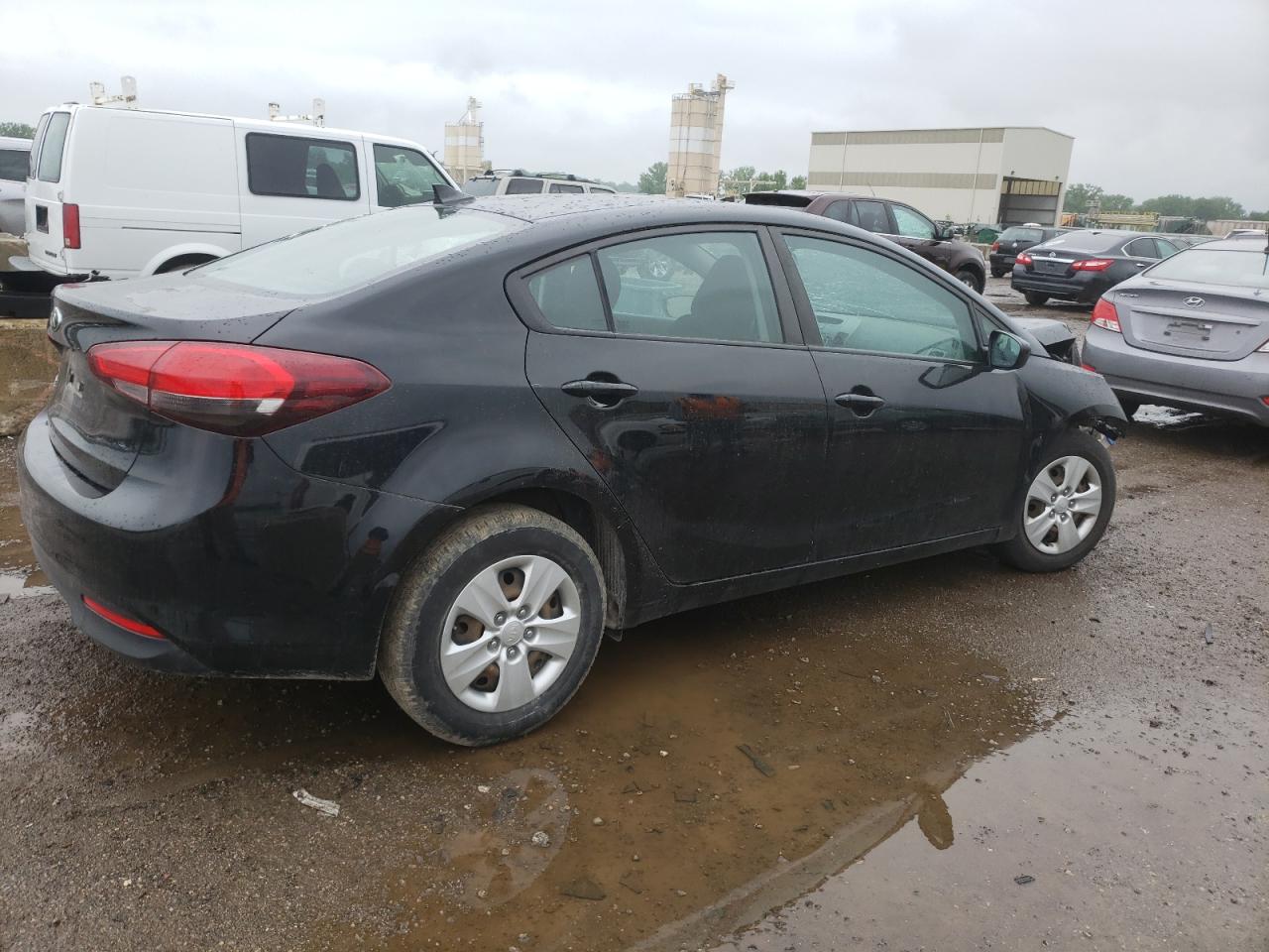 Image 3 of 2017 KIA FORTE LX 2017 with VIN 3KPFK4A77HE037010