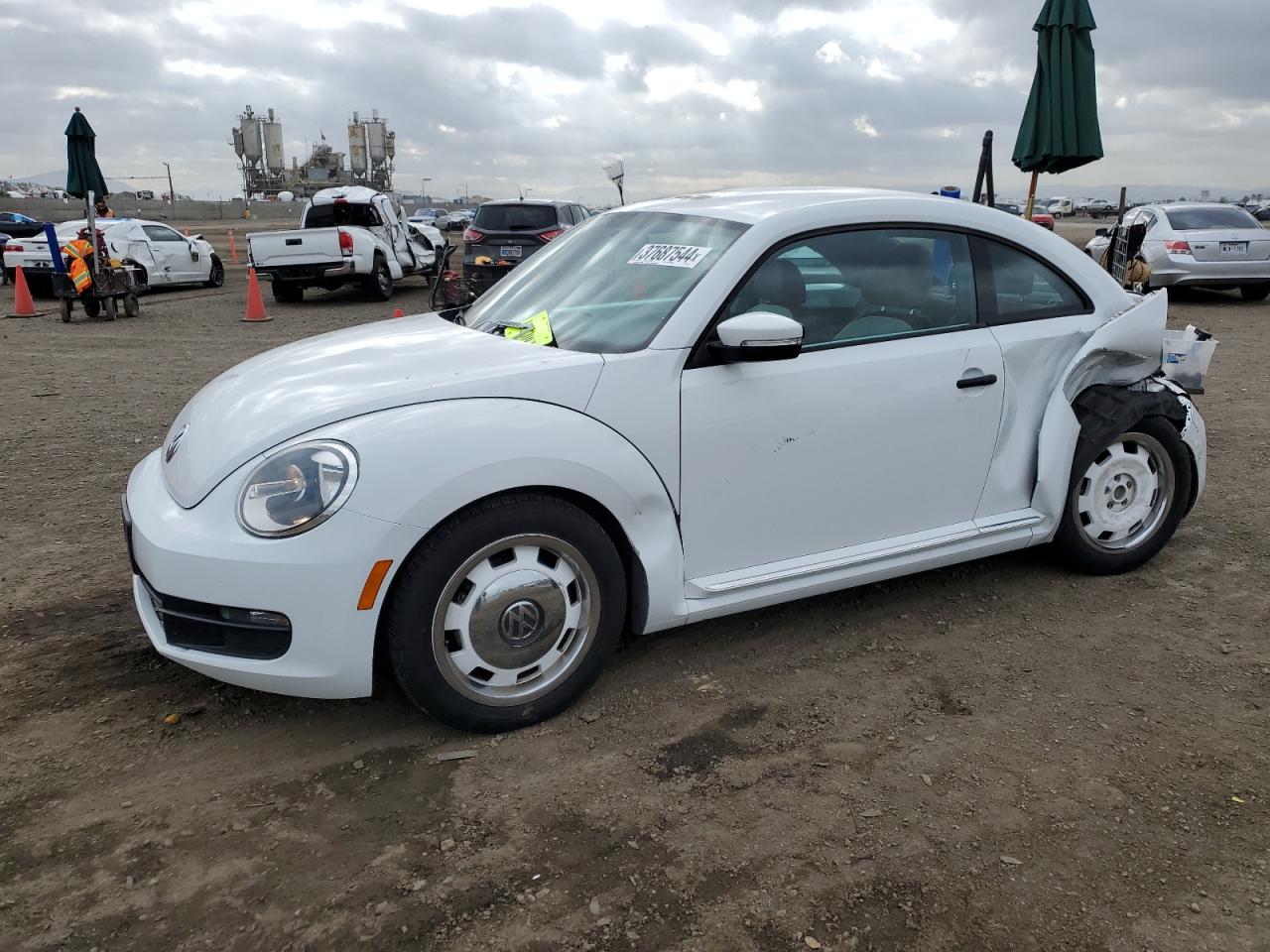 Obraz 2015 VOLKSWAGEN BEETLE 1.8T 2015