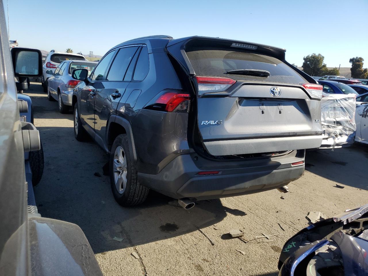 Obraz 2 z 2019 TOYOTA RAV4 XLE 2019 z VIN 2T3W1RFVXKW021824