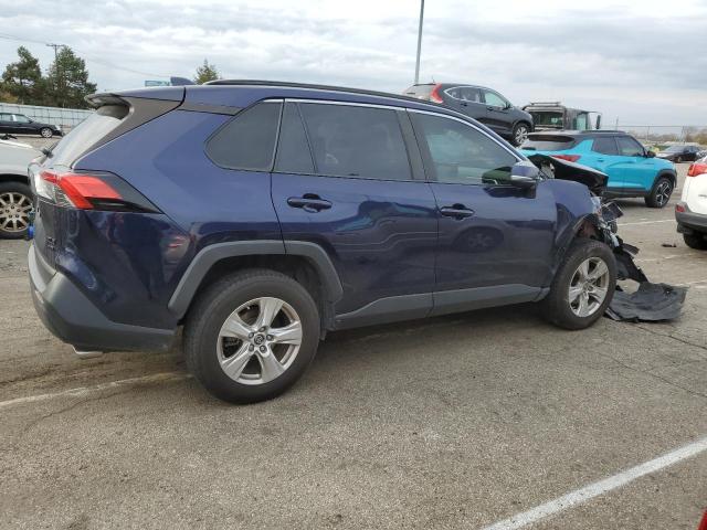 Image 3 of 2019 TOYOTA RAV4 XLE 2019 with VIN JTMP1RFV7KJ010069