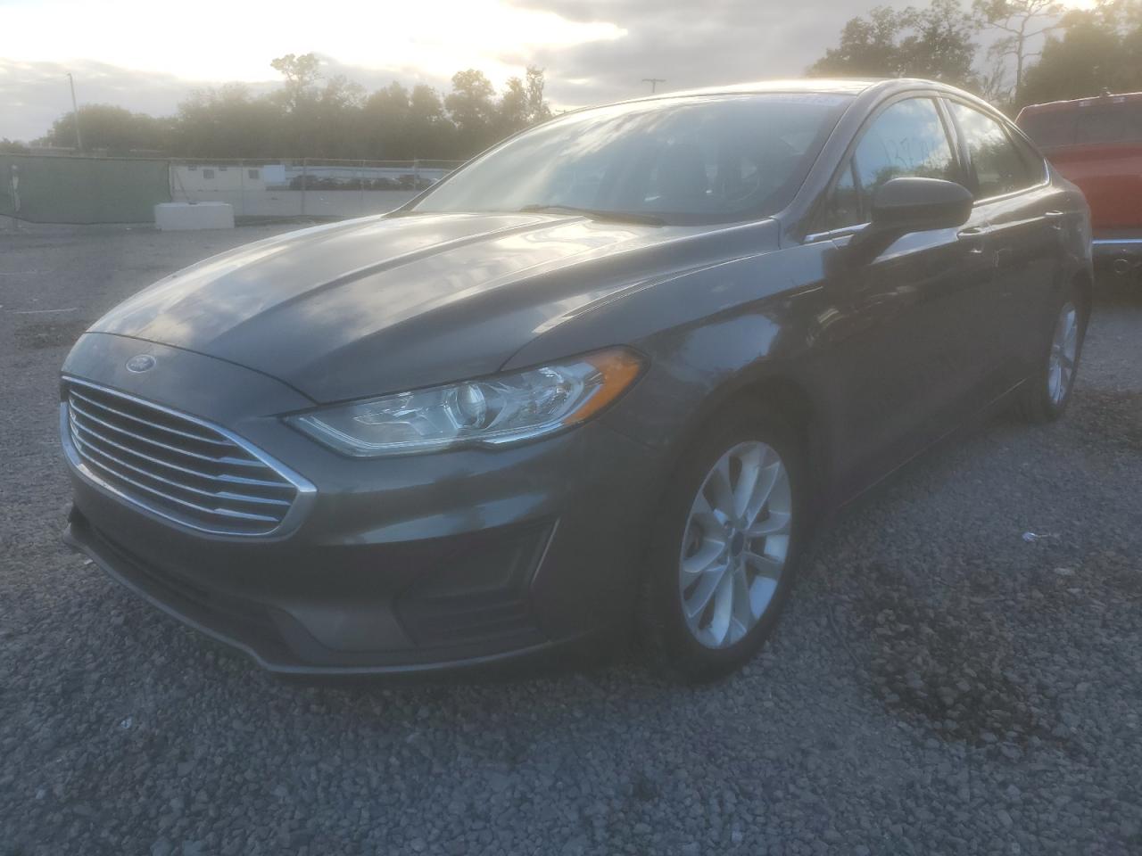 Image 1 of 2020 FORD FUSION SE 2020 with VIN 3FA6P0LU3LR104285