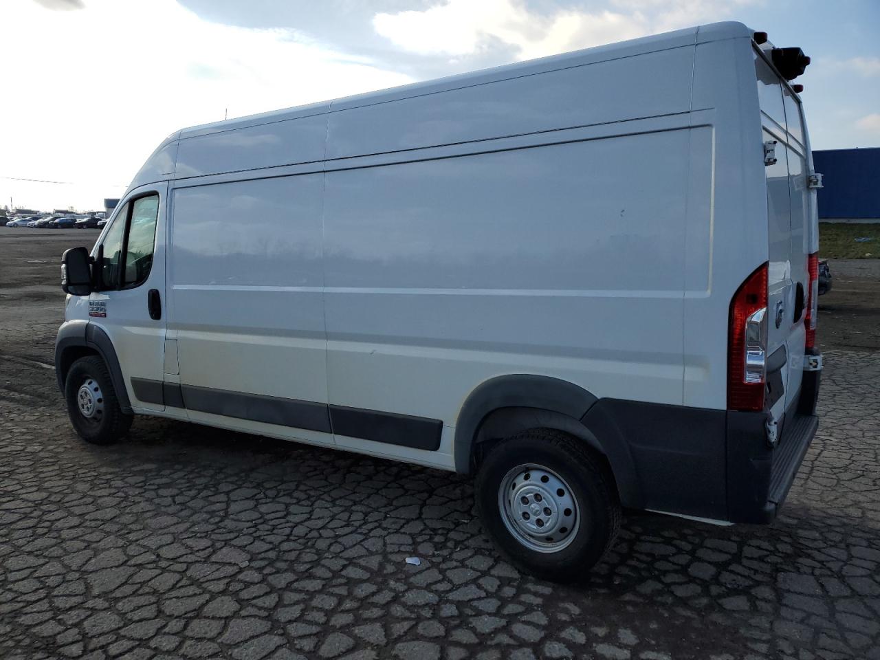 Image 2 of 2018 RAM PROMASTER 3500 3500 HIGH 2018 with VIN 3C6URVHG3JE140632