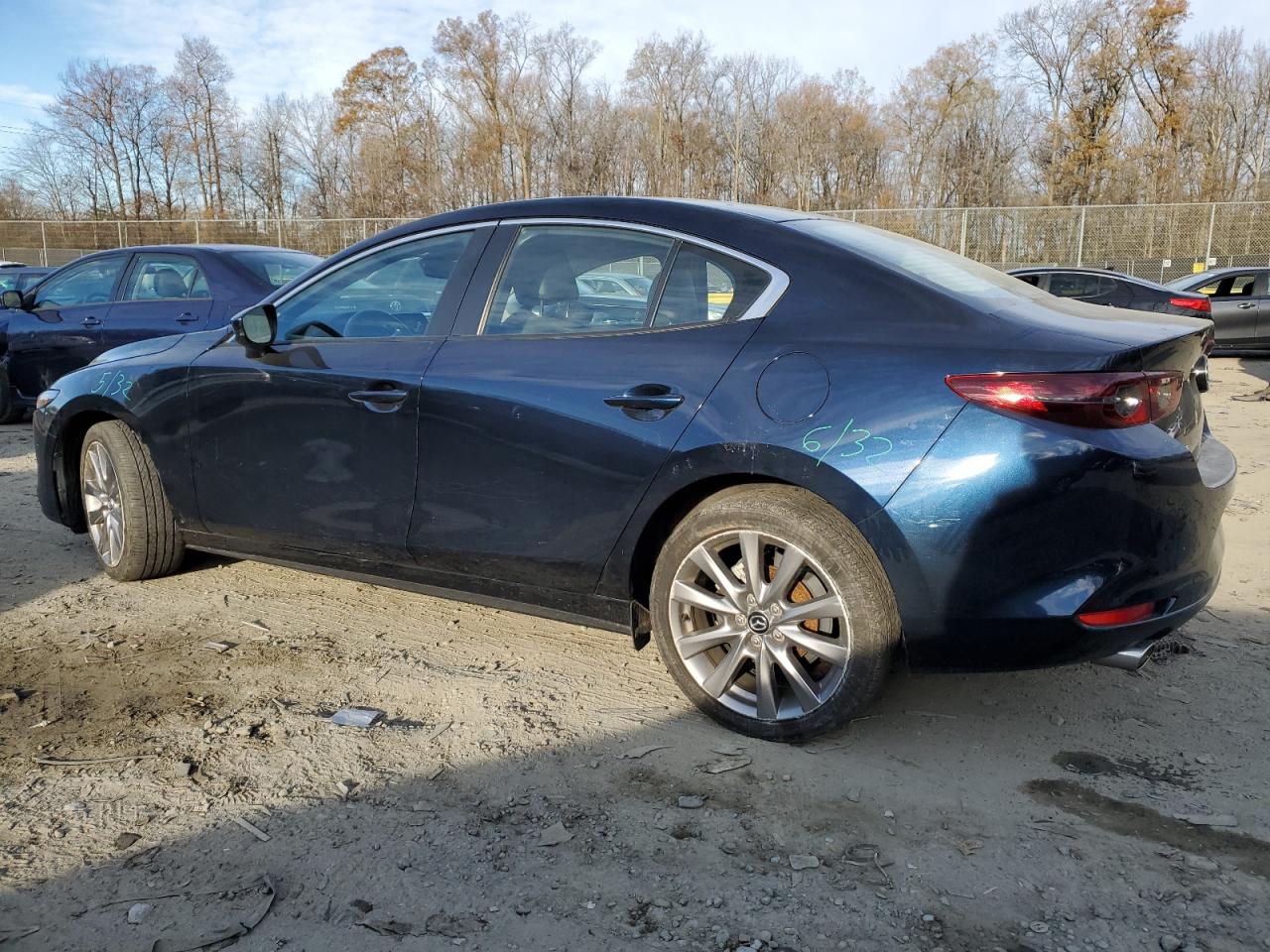 Изображение 2 2021 MAZDA 3 SELECT 2021 с VIN JM1BPABLXM1338071