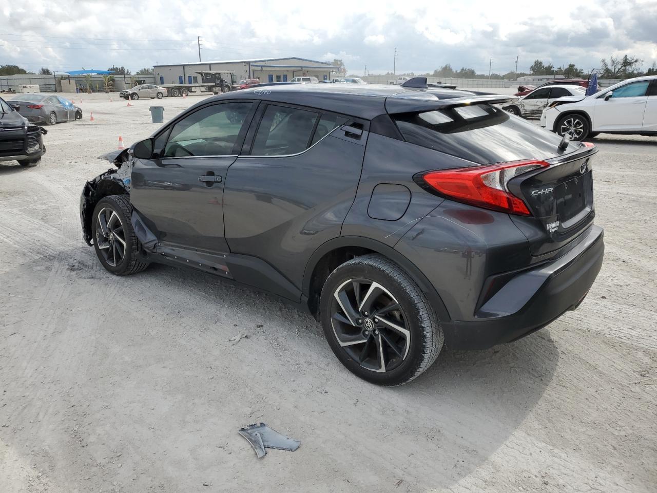 Изображение 2 2021 TOYOTA C-HR XLE 2021 с VIN NMTKHMBX1MR119521