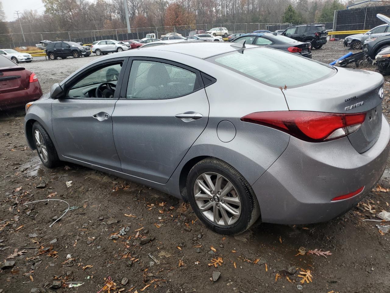 Image 2 of 2015 HYUNDAI ELANTRA SE 2015 with VIN KMHDH4AE5FU298103