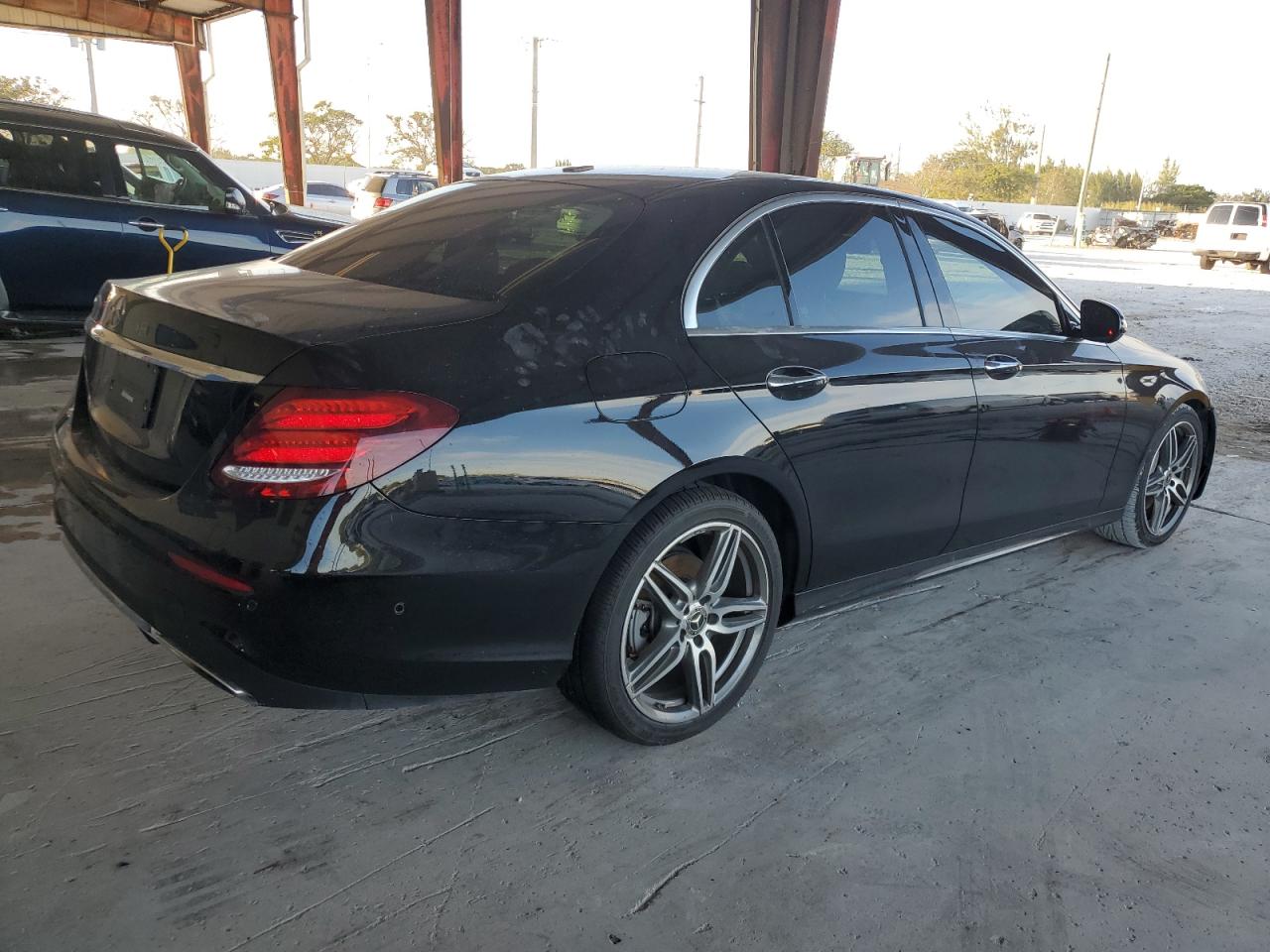 Изображение 3 2020 MERCEDES-BENZ E 350 2020 с VIN W1KZF8DB0LA829767