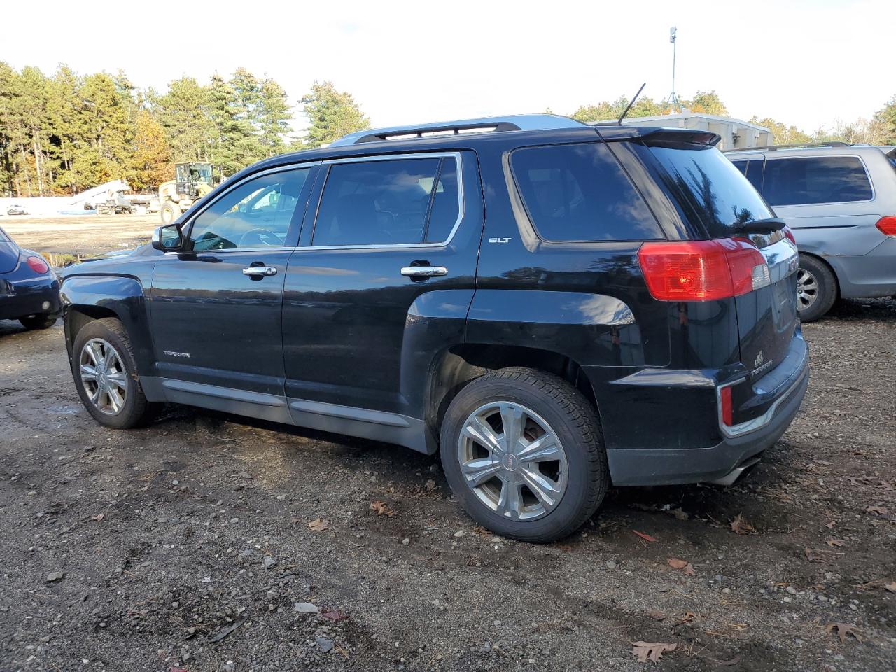Image 2 of 2017 GMC TERRAIN SLT 2017 with VIN 2GKFLUEK7H6312696