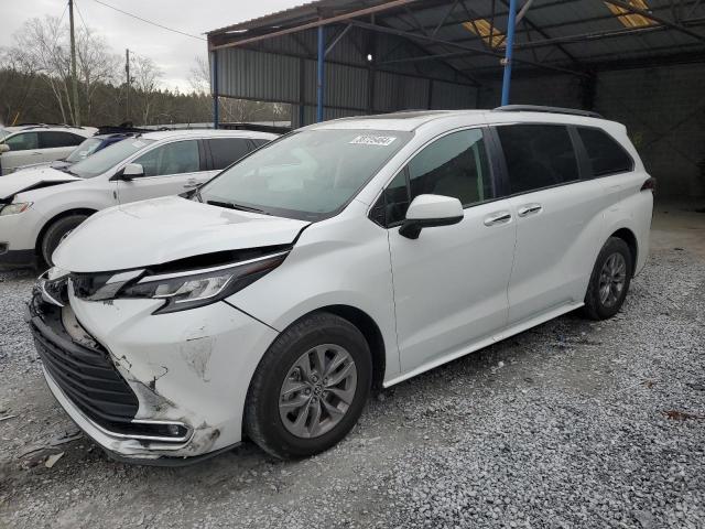 2022 TOYOTA SIENNA XLE 2022 image