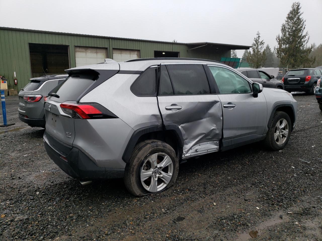 Изображение 3 2019 TOYOTA RAV4 XLE 2019 с VIN 2T3P1RFV0KC015780