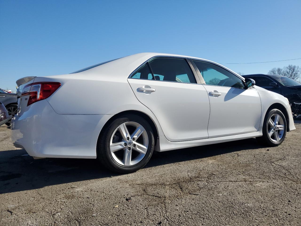 Изображение 3 2014 TOYOTA CAMRY L 2014 с VIN 4T1BF1FK9EU326896