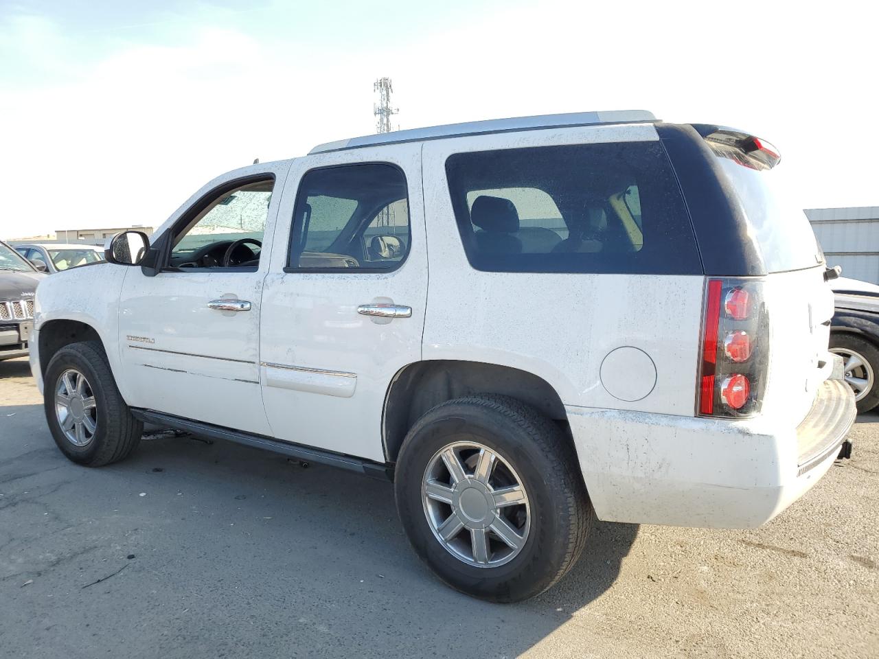 Obraz 2 z 2007 GMC YUKON DENALI 2007 z VIN 1GKFK63817J284630