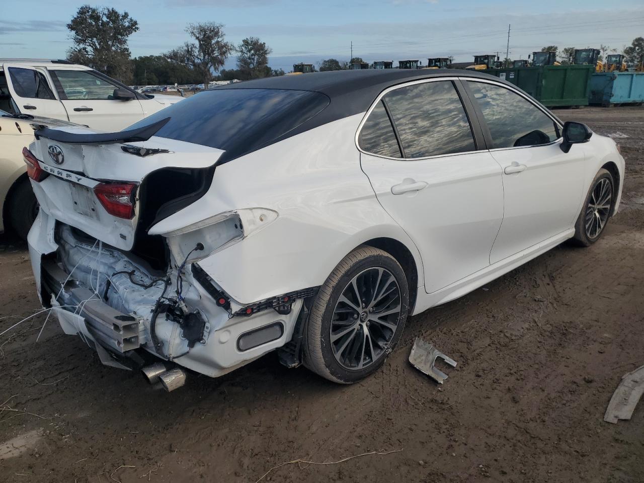 Изображение 3 2018 TOYOTA CAMRY L 2018 с VIN 4T1B11HK6JU104936