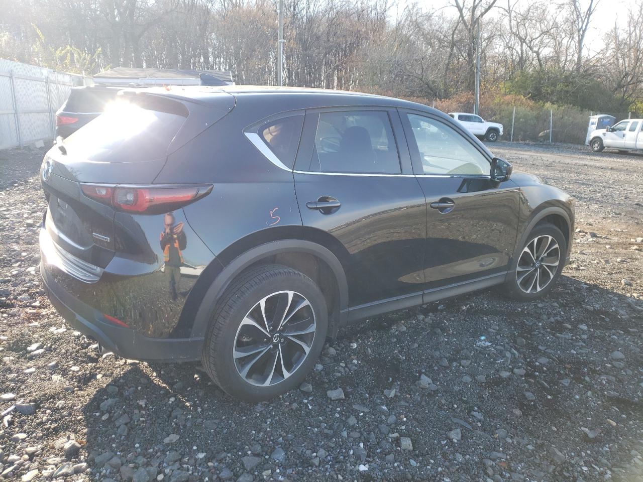 Image 3 of 2022 MAZDA CX-5 PREMIUM 2022 with VIN JM3KFBDM8N0547337
