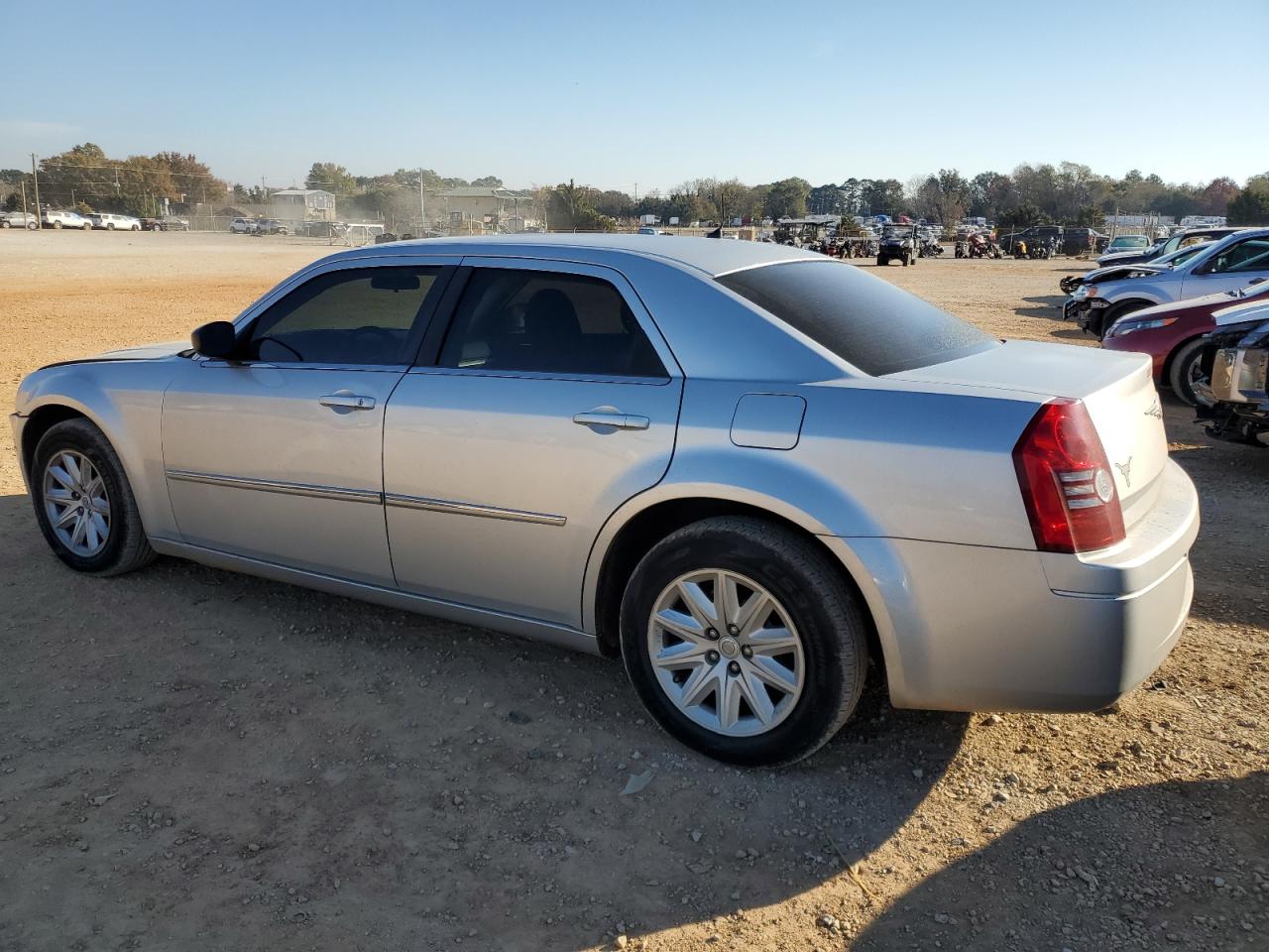 Image 2 of Chrysler 300 Lx 2008 with VIN 2C3KA43R68H155915