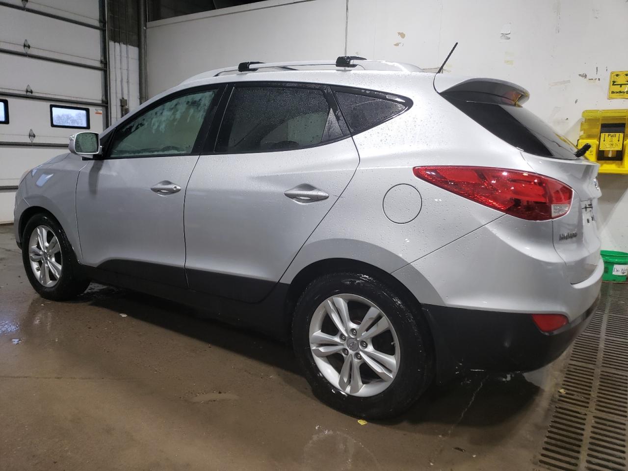 Image 2 of 2013 HYUNDAI TUCSON GLS 2013 with VIN KM8JUCAC9DU605275