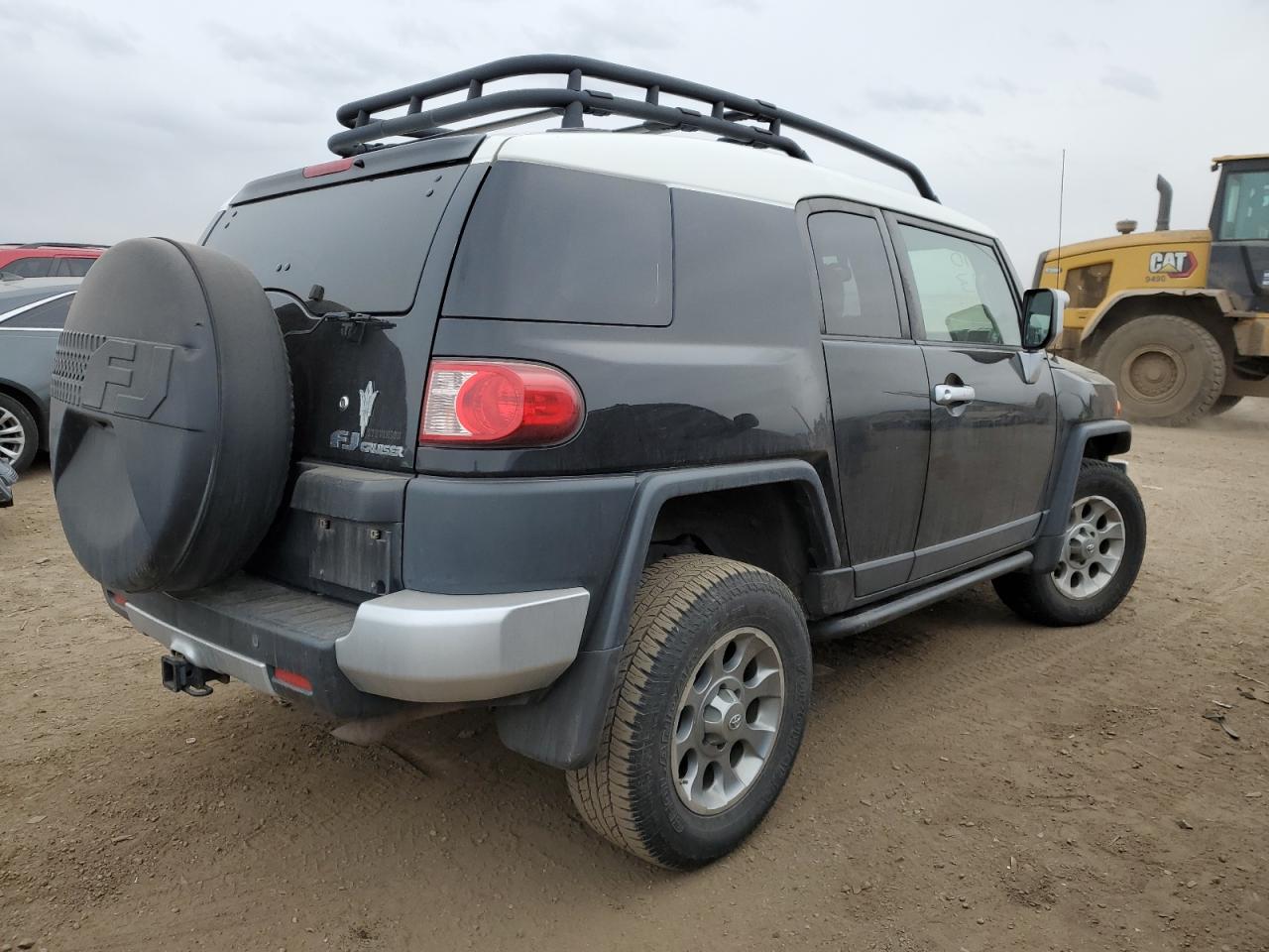 Image 3 of 2011 TOYOTA FJ CRUISER  2011 with VIN JTEBU4BF6BK100886
