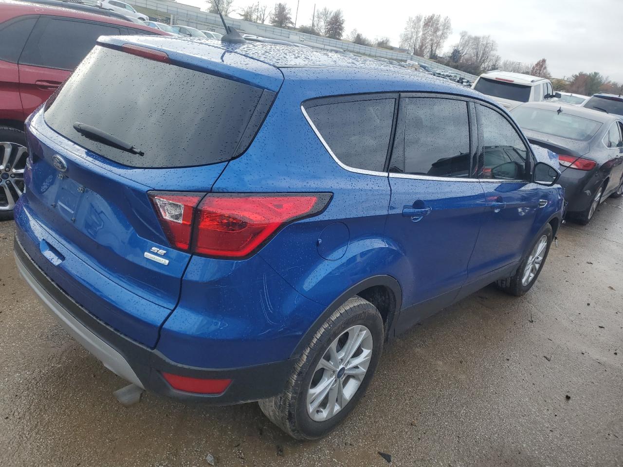 Image 3 of 2019 FORD ESCAPE SE 2019 with VIN 1FMCU0GD6KUA71348