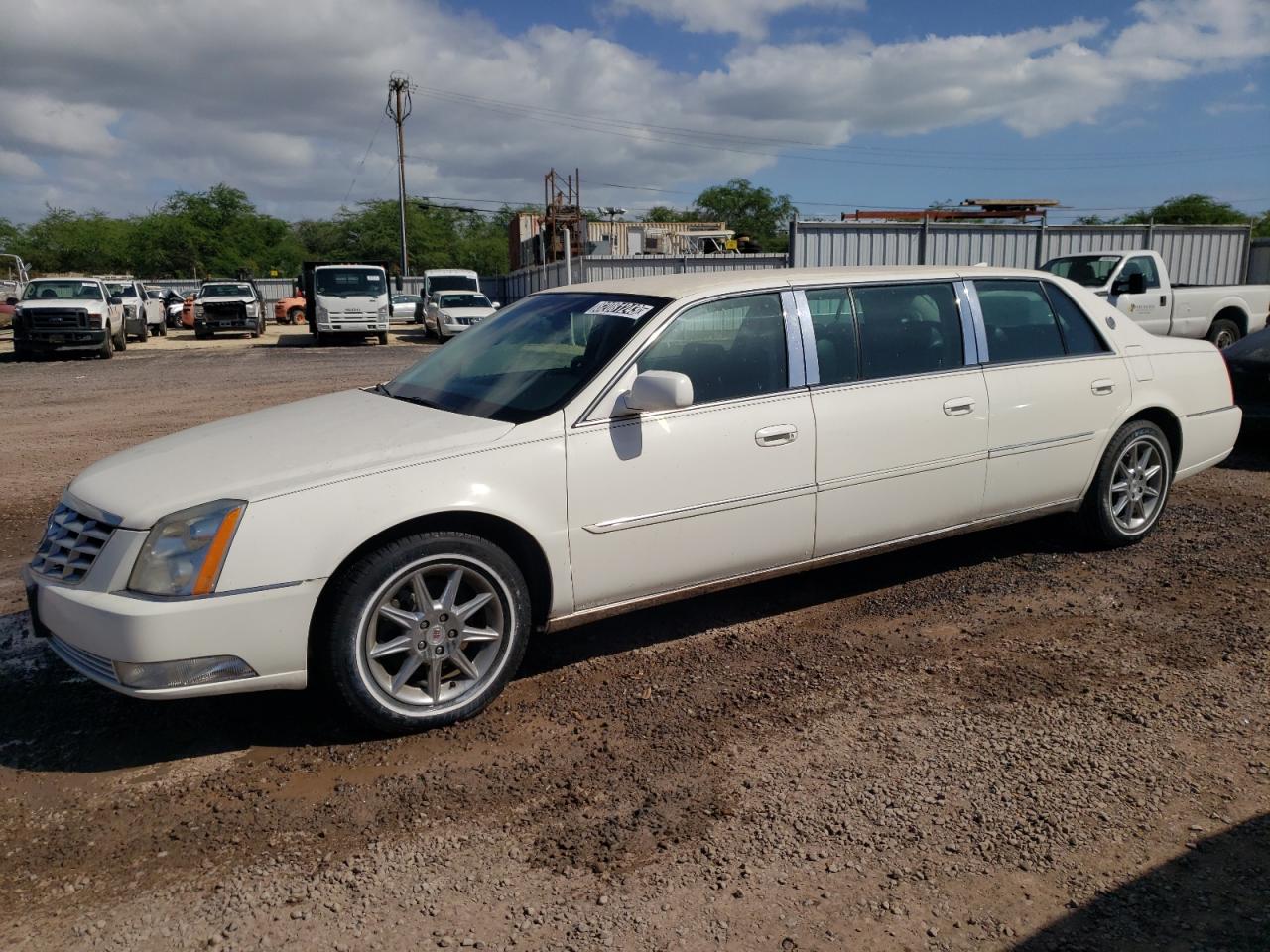 Image 1 of 2011 CADILLAC PROFESSIONAL CHASSIS  2011 with VIN 1GE7K9C65BU600125