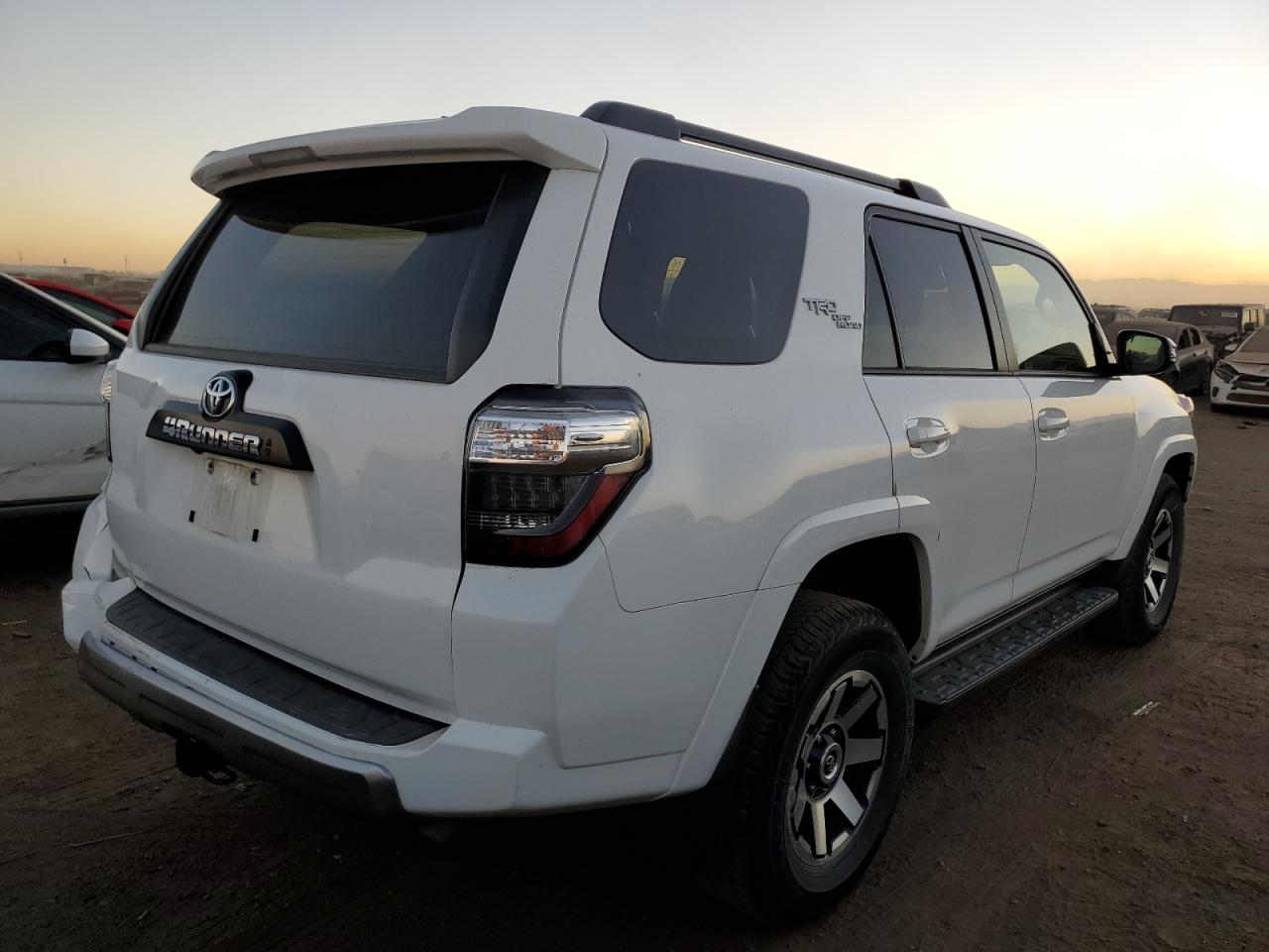 Изображение 3 2022 TOYOTA 4RUNNER SR5 PREMIUM 2022 с VIN JTERU5JR3N6051756