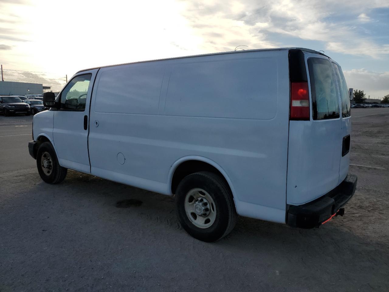 Изображение 2 2012 CHEVROLET EXPRESS G2500  2012 с VIN 1GCWGFCB9C1121422