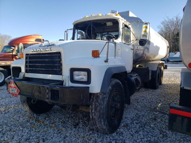 Image 2 of 2001 MACK 600 RD600 2001 with VIN 1M2P296C41M056673