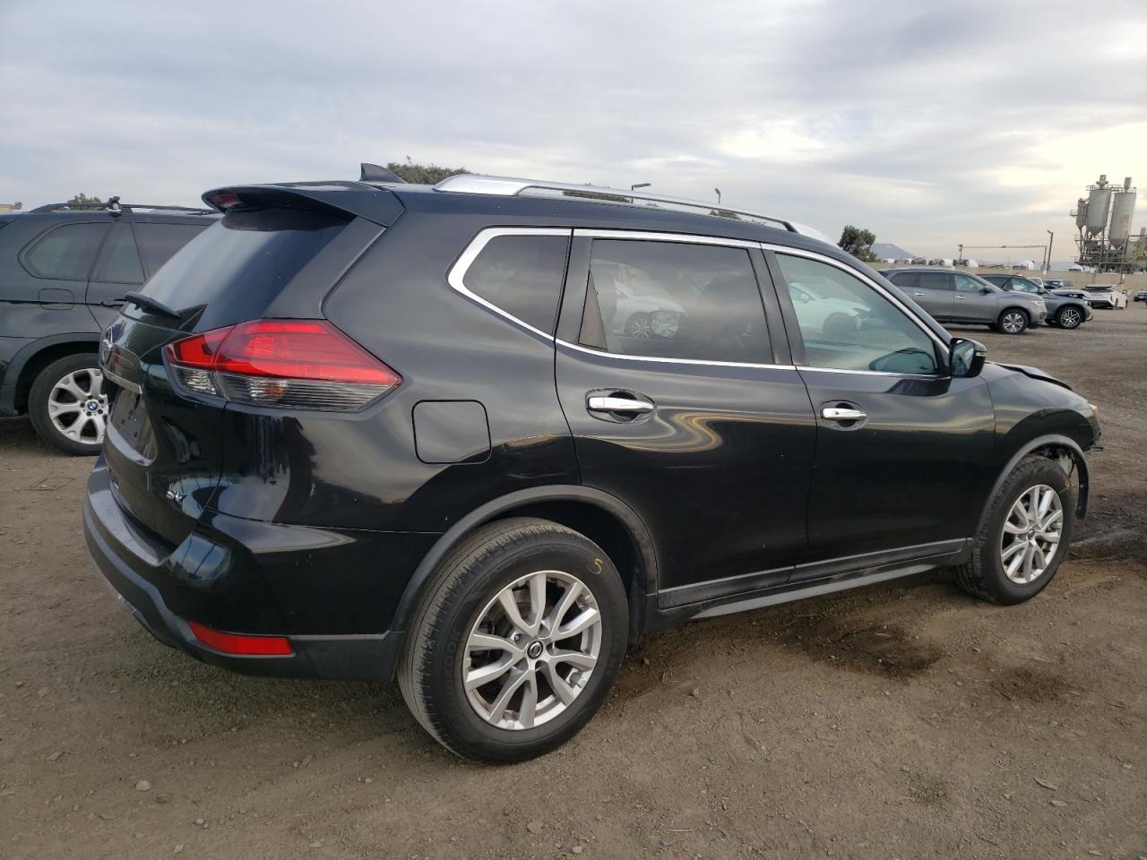 Image 3 of 2017 NISSAN ROGUE S 2017 with VIN KNMAT2MTXHP539952