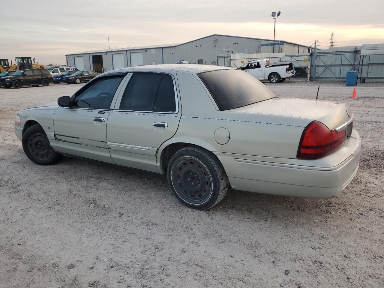 Obraz 2 z 2005 MERCURY GRAND MARQUIS GS 2005 z VIN 2MEFM74W55X622297