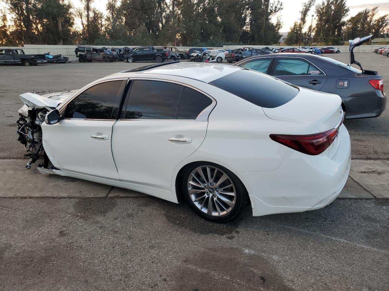 Image 2 of 2018 INFINITI Q50 LUXE 2018 with VIN JN1EV7AP8JM360688