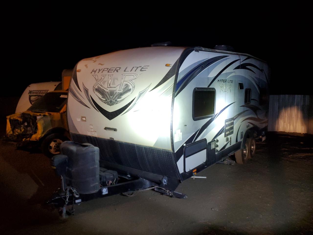 Image 2 of 2017 WILDWOOD HYPERLITE 2017 with VIN 4X4TXLT26HF162452
