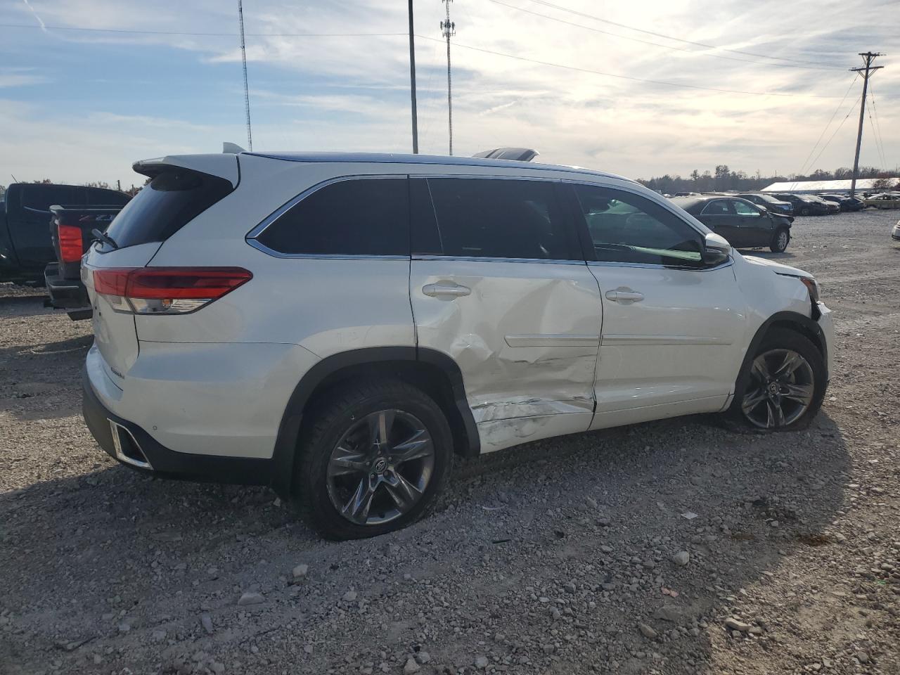 Изображение 3 2019 TOYOTA HIGHLANDER LIMITED 2019 с VIN 5TDDZRFH7KS969111