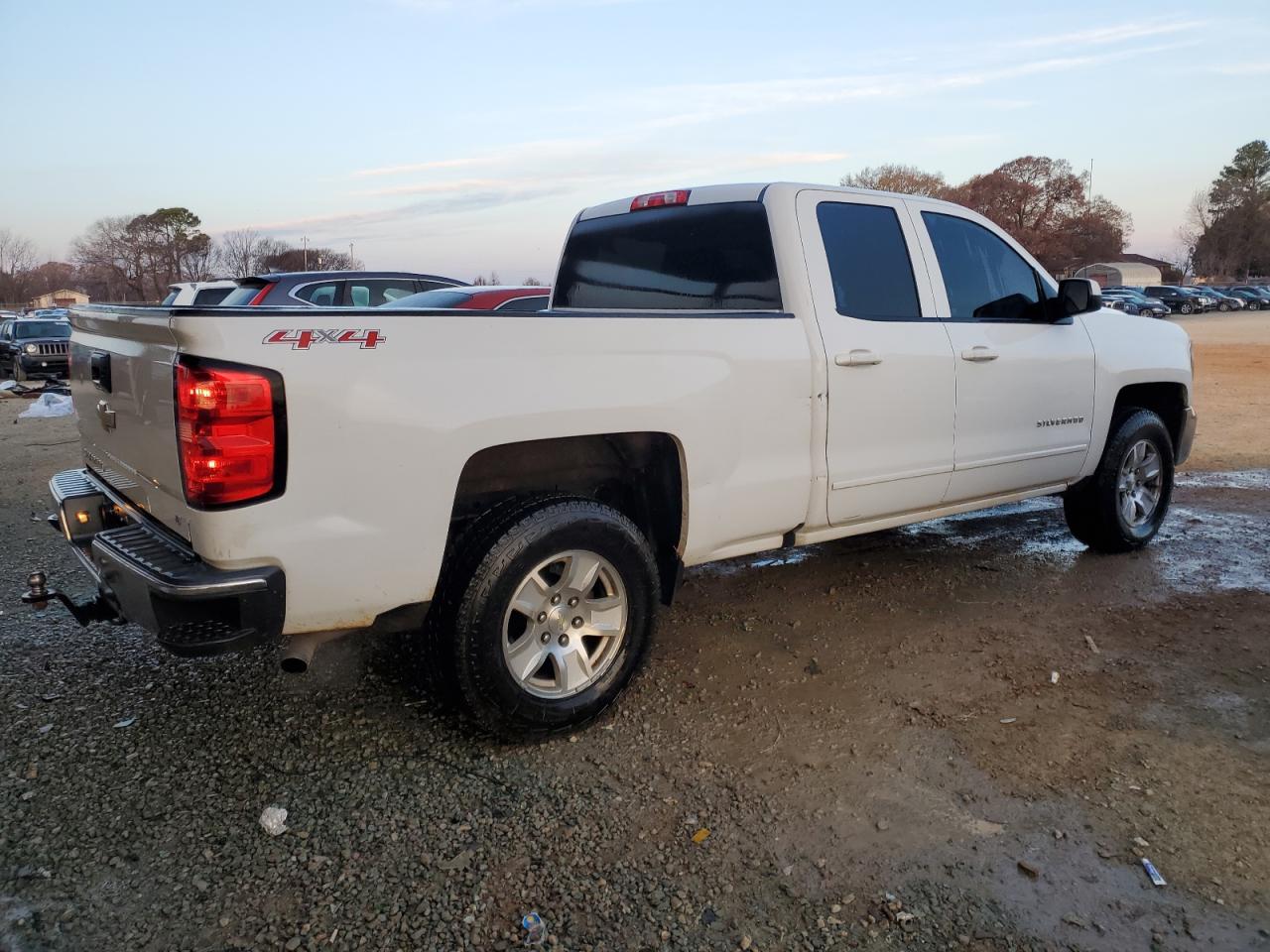 Image 3 of 2017 CHEVROLET SILVERADO K1500 LT 2017 with VIN 1GCVKREH2HZ122790